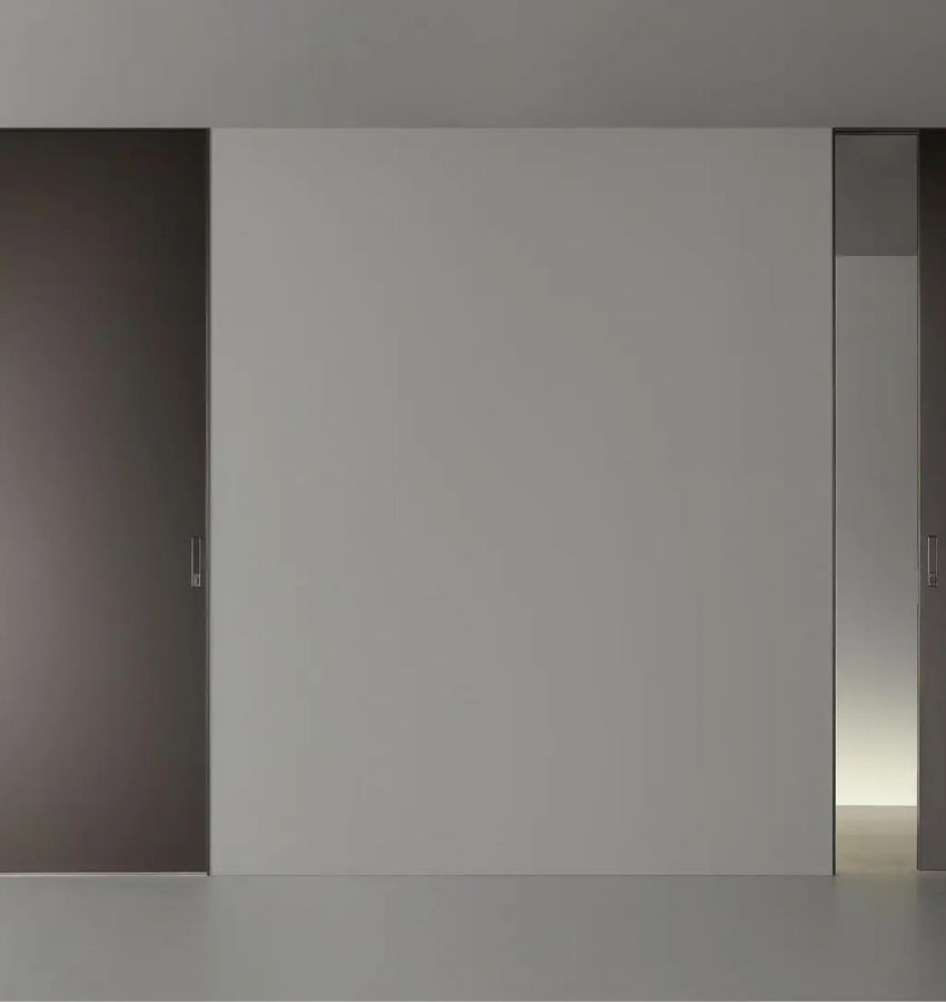 Структура, цвет 303 bronzo, стекло, цвет 128 opaco moro. Ручка со вставкой в цвет дверного полотна.