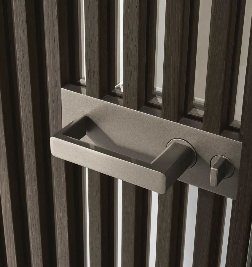 Структура, цвет 19 rovere termotrattato, стекло, цвет 67 riflettente chiaro, дверные косяки и ручка 303 bronzo