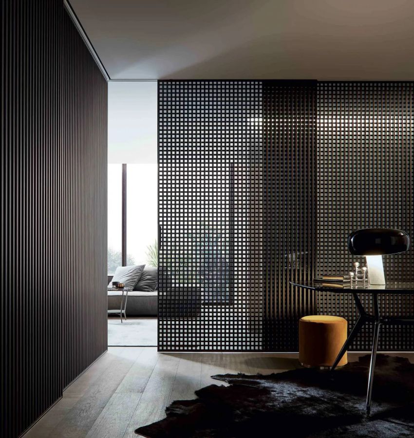 Структура и ручка цвет 14 brown, стекло цвет 63 grigio transparente. Декор из многослойного стекла в цвет структуры