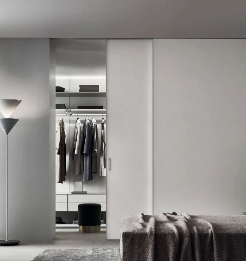 Структура, цвет 16 bianco latte, стекло, цвет 108 bianco latte opасо. Направляющие в цвет потолка