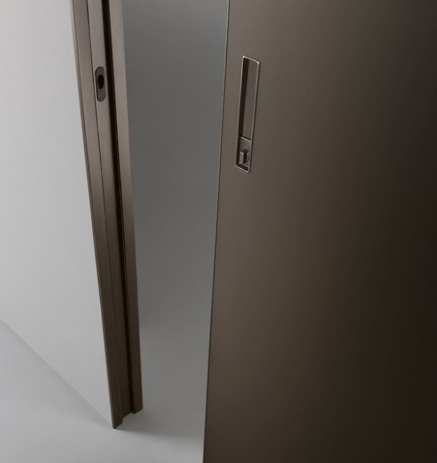 Структура, цвет 303 bronzo, стекло, цвет 128 moro opaco, ручка 2163N со вставкой в цвет дверного полотна