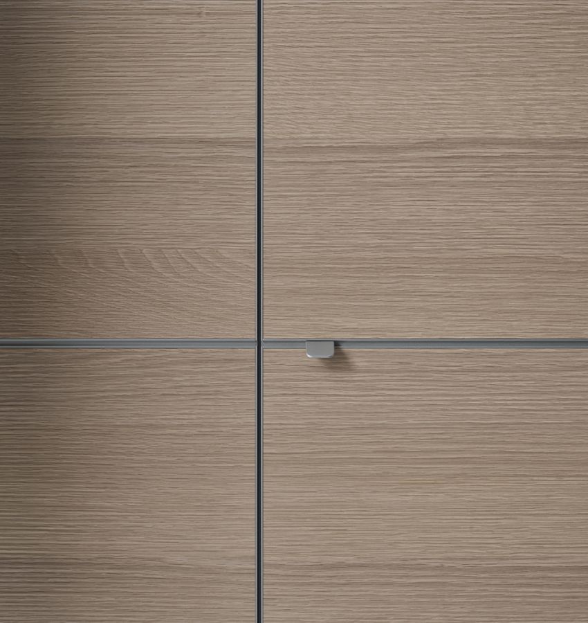 Отделка дверей системы также доступна в отделке дерево Sahara и Taiga.