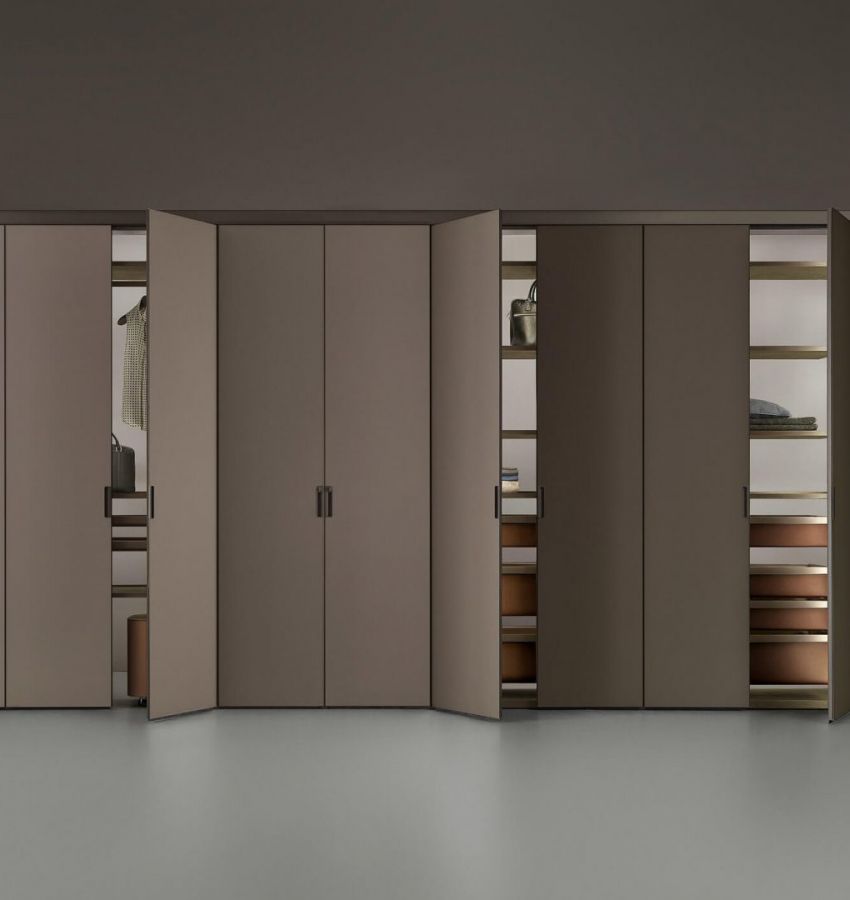 Структура, цвет 14 brown, дверцы - стекло, цвет 99 caffè opaco, отделка внутренних аксессуаров - цвет 25 меламин, цвет larice carbone, выдвижные поддоны - синтетическая кожа, цвет 153 castoro