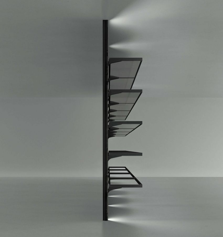 Двери становятся единым структурным элементом, к которому может крепиться внутреннее оборудование.